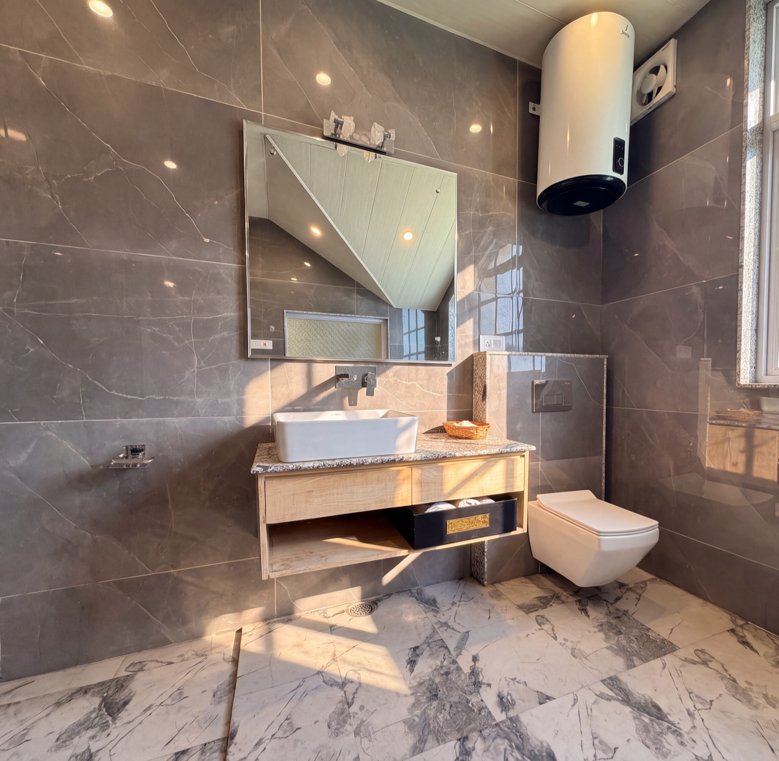 Dal — washroom