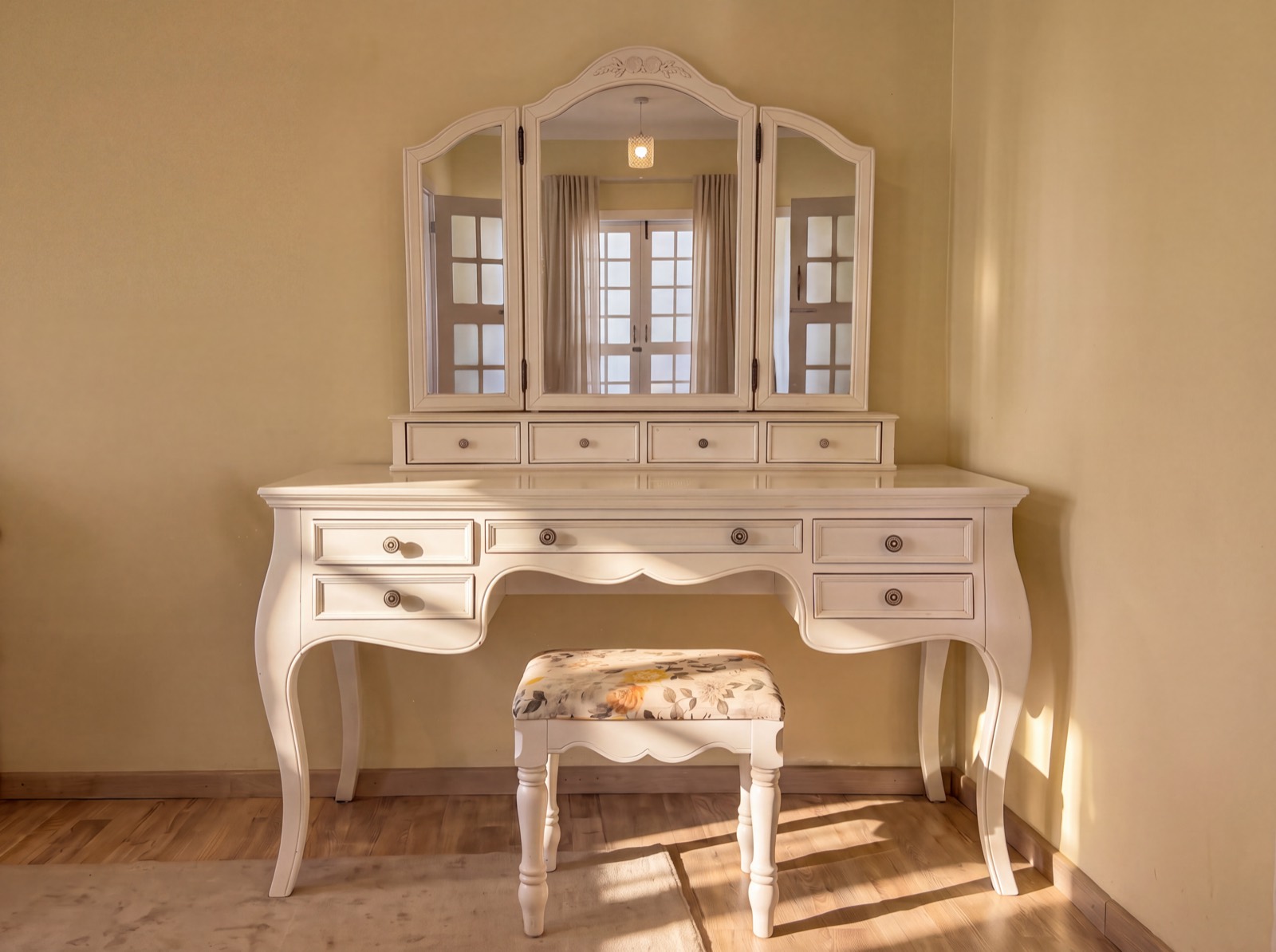 Chinar — interior