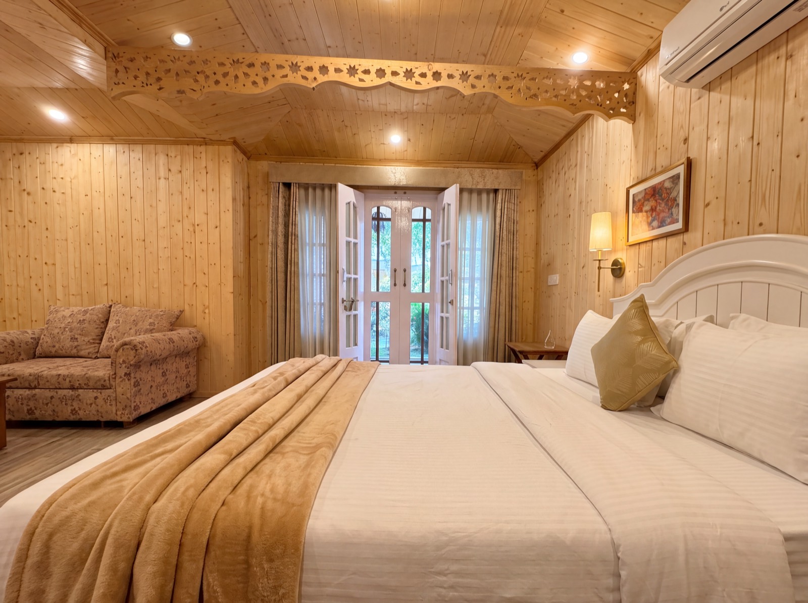 Zafran — interior