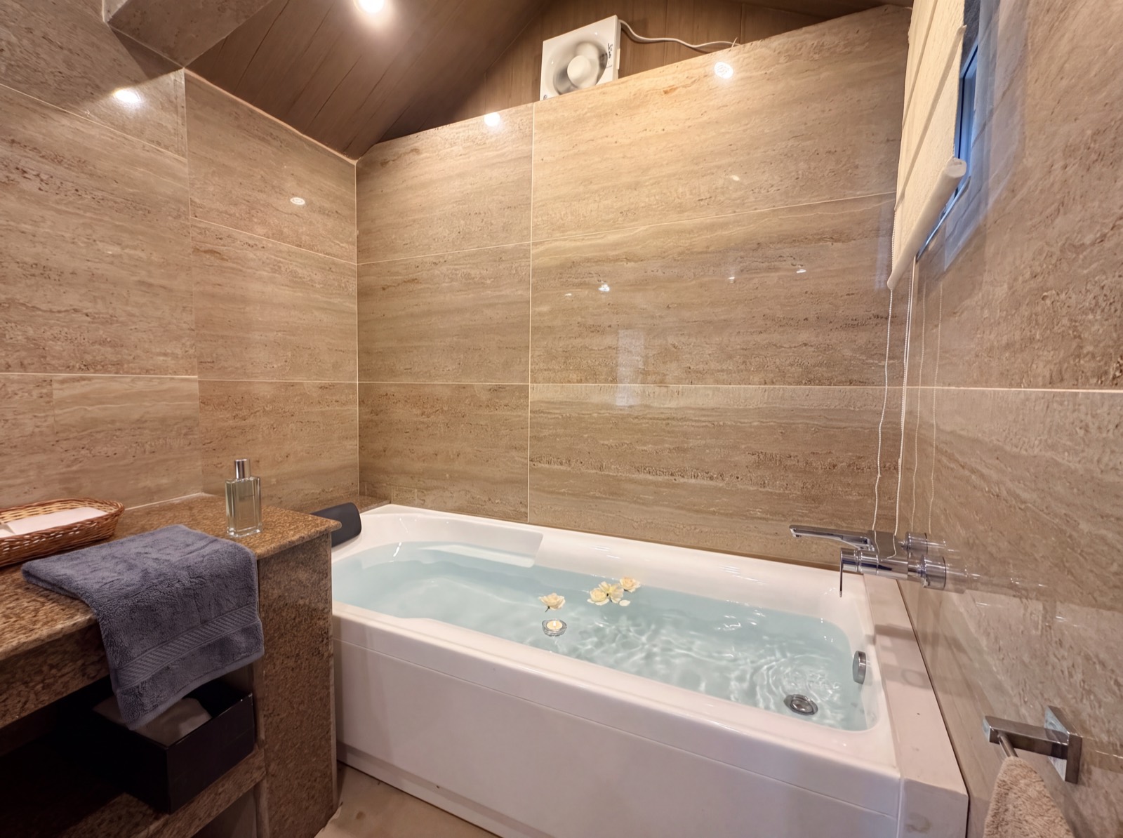 Sosan — washroom