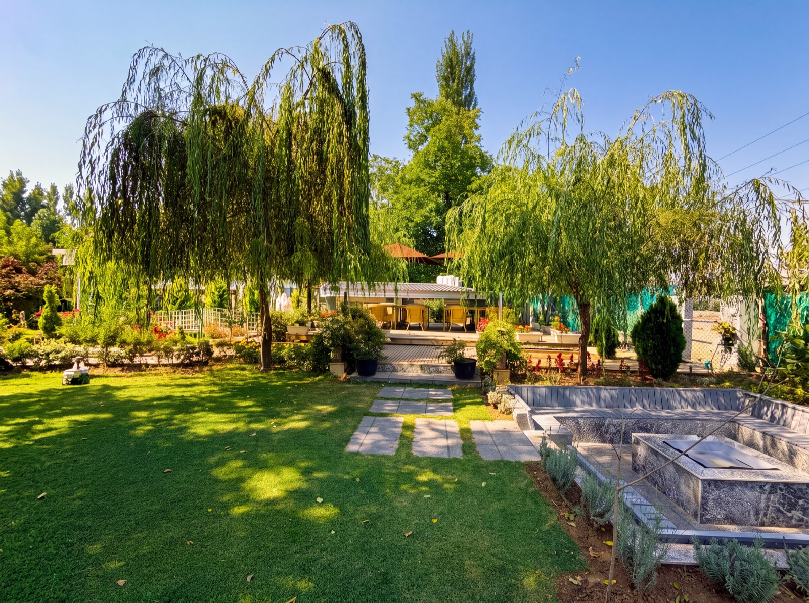 Willow lawn